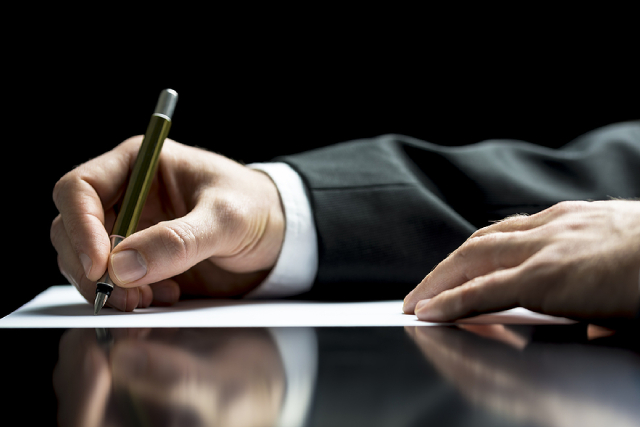 How MinLaw Oversees Licensed Money Lenders in Singapore