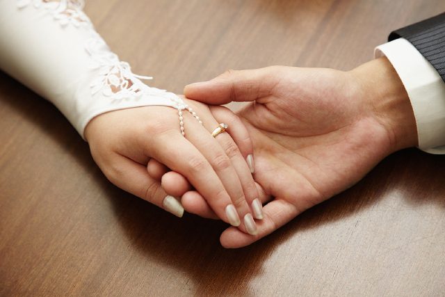 How Couples Split Wedding Costs in Singapore & When Loans Help